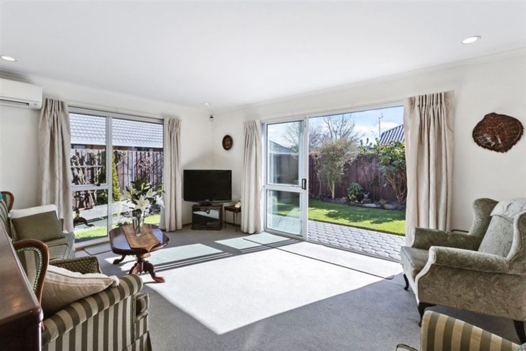 Photo of property in 64 Apsley Drive, Avonhead, Christchurch, 8042