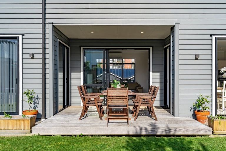 Photo of property in 2 Taikura Avenue, Red Beach, 0932