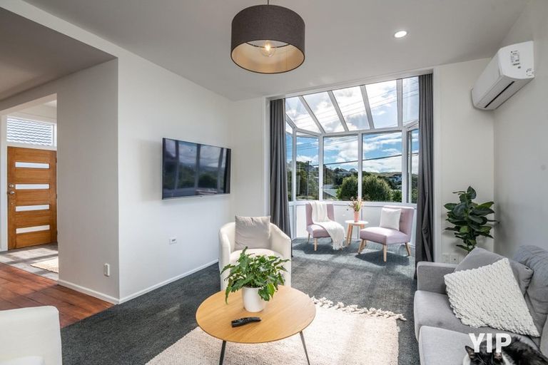 Photo of property in 15 Clifford Road, Johnsonville, Wellington, 6037