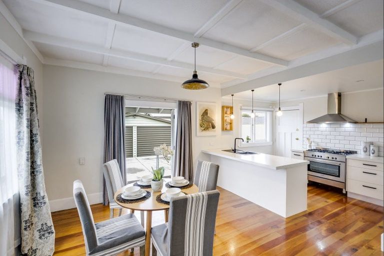 Photo of property in 1213 Caroline Road, Mayfair, Hastings, 4122