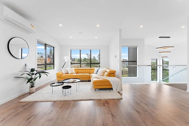 Photo of property in 7 Lawson Creek Street, Massey, Auckland, 0614