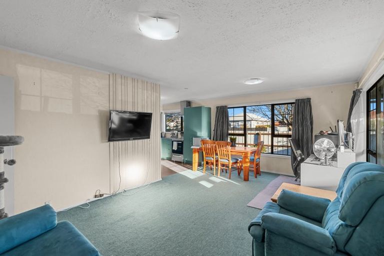 Photo of property in 1/172 Sawyers Arms Road, Bishopdale, Christchurch, 8053
