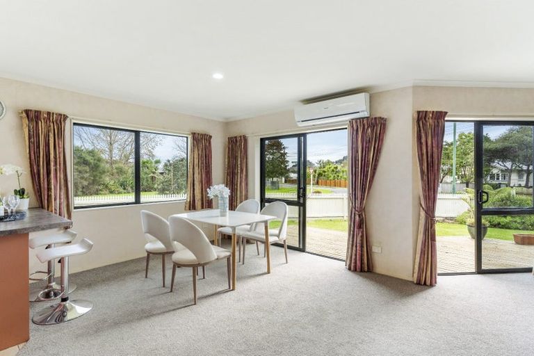 Photo of property in 1 Cabeleigh Drive, Helensville, 0800