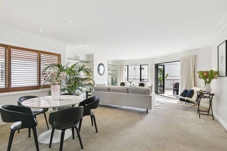 Photo of property in 15/22u Oriental Terrace, Oriental Bay, Wellington, 6011