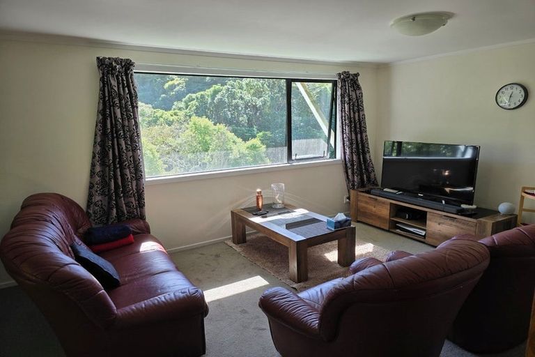 Photo of property in 24 Silverstream Road, Crofton Downs, Wellington, 6035