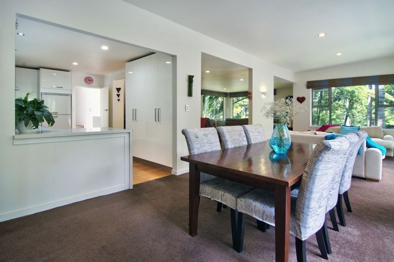 Photo of property in 24 Ngaio Road, Titirangi, Auckland, 0604