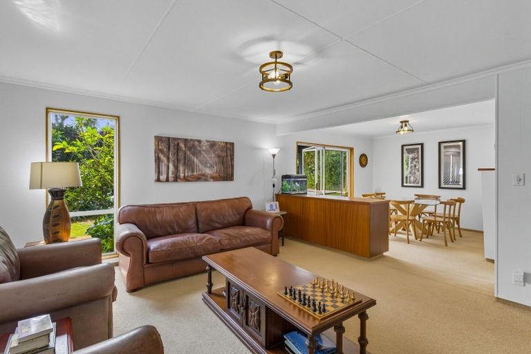 Photo of property in 335 Te Moana Road, Waikanae, 5036