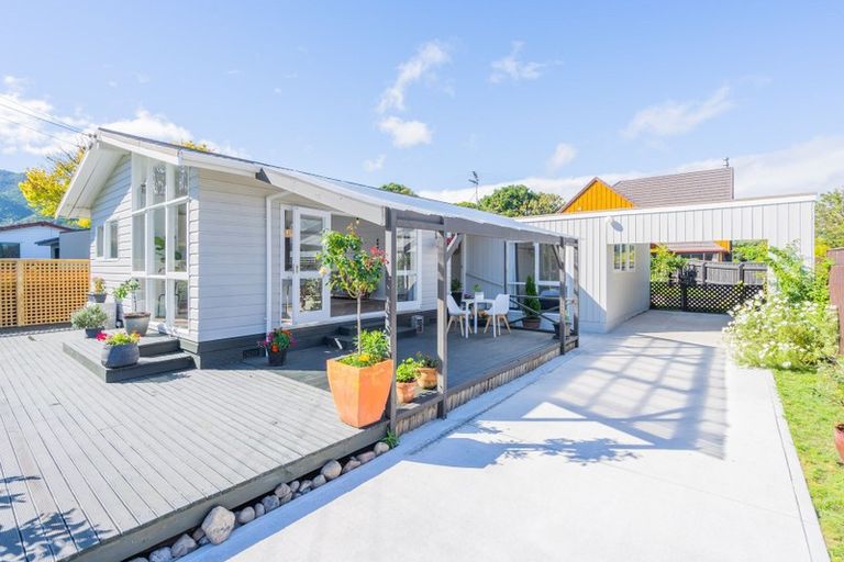 Photo of property in 62 Ngaio Road, Waikanae, 5036