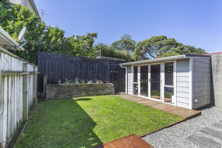 Photo of property in 99 The Parade, Island Bay, Wellington, 6023