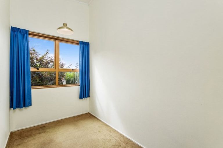 Photo of property in 130 Racecourse Road, Waiuku, 2123