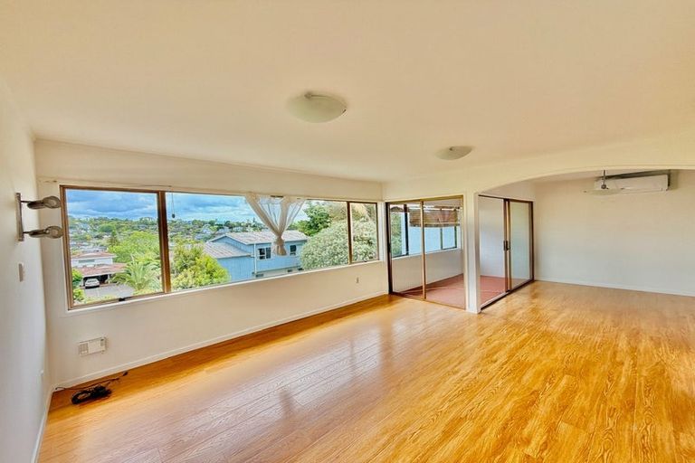 Photo of property in 2/48 Mayfair Crescent, Mairangi Bay, Auckland, 0630