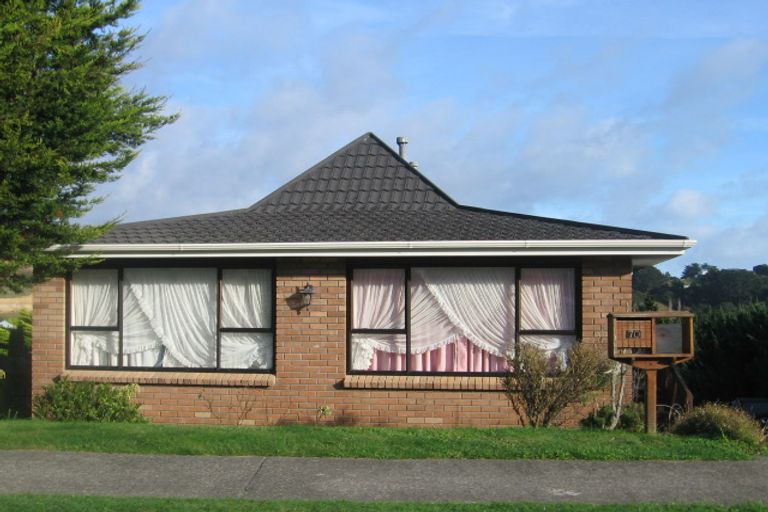 Photo of property in 70 Mercury Way, Whitby, Porirua, 5024