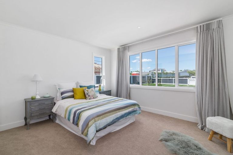 Photo of property in 1 Taumata Rise, Acacia Bay, 3385