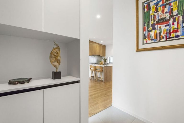 Photo of property in 61a Knights Road, Rothesay Bay, Auckland, 0630