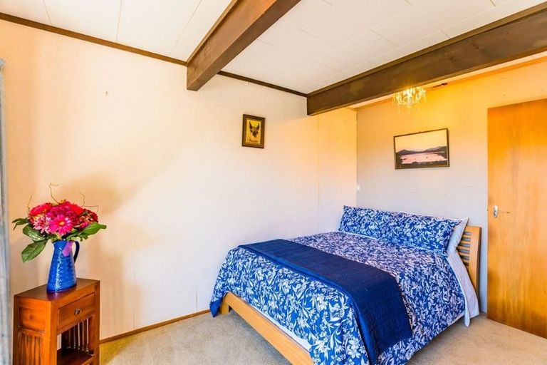 Photo of property in 33 Leeward Drive, Whitby, Porirua, 5024