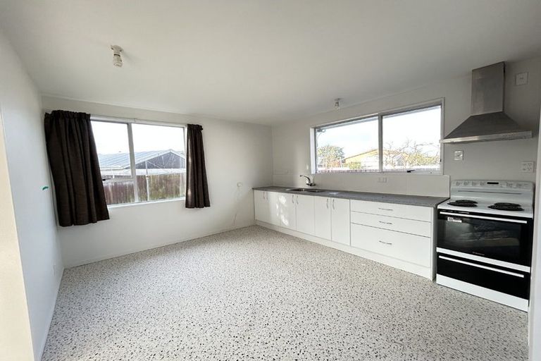 Photo of property in 2/202 Sawyers Arms Road, Bishopdale, Christchurch, 8053