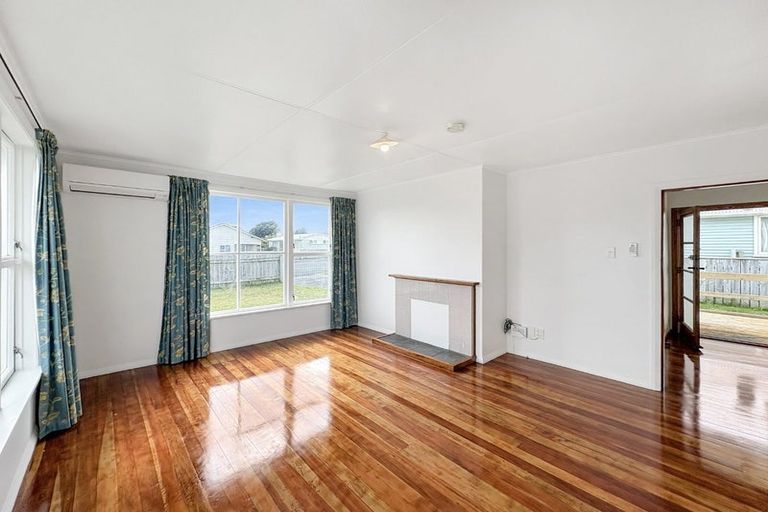 Photo of property in 163 Puriri Street, Castlecliff, Whanganui, 4501