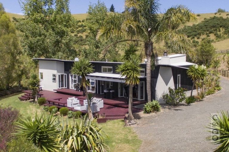 Photo of property in 8 Pineview Lane, Helensville, 0875