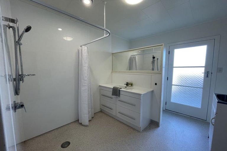 Photo of property in 40-40a Hamblyn Street, Strandon, New Plymouth, 4312