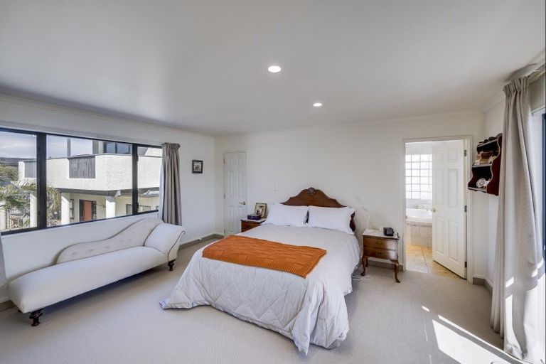 Photo of property in 24 The Esplanade, Westshore, Napier, 4110