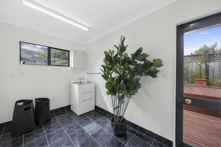 Photo of property in 9 Bury Grove, Strathmore Park, Wellington, 6022
