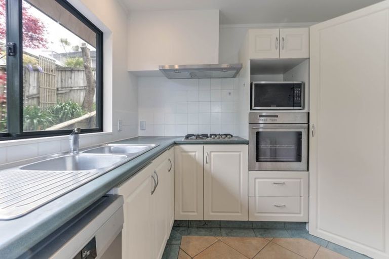 Photo of property in 2/134 Birkenhead Avenue, Birkenhead, Auckland, 0626