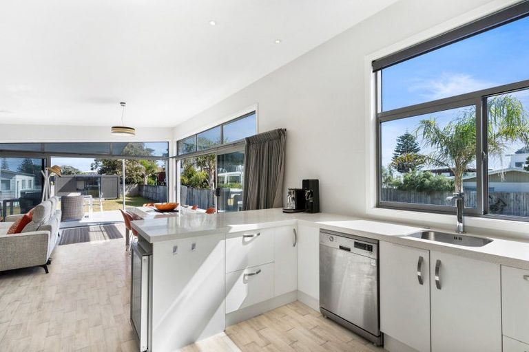 Photo of property in 620 Ocean Road, Whangamata, 3620