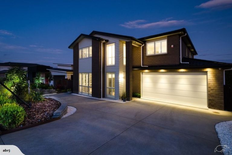 Photo of property in 88 Pohutukawa Parade, Riverhead, 0820