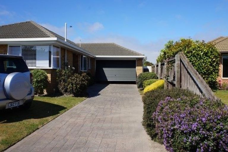 Photo of property in 5 Mull Place, Broomfield, Christchurch, 8042