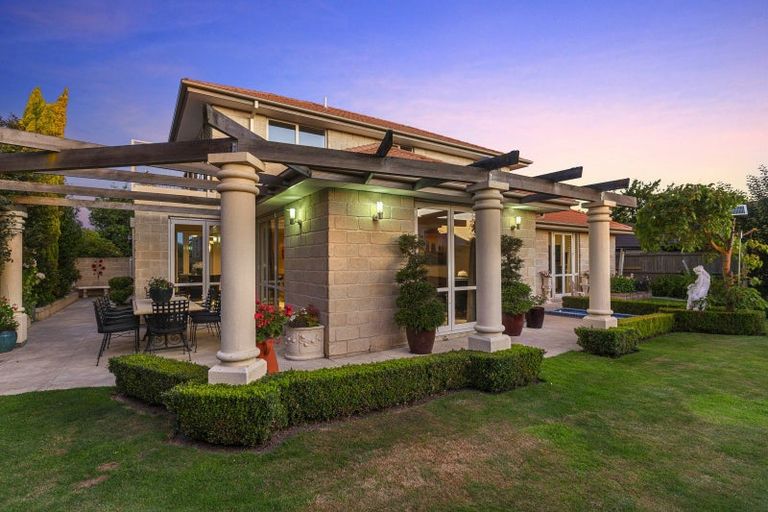 Photo of property in 11 Oakwood Drive, Rangiora, 7400