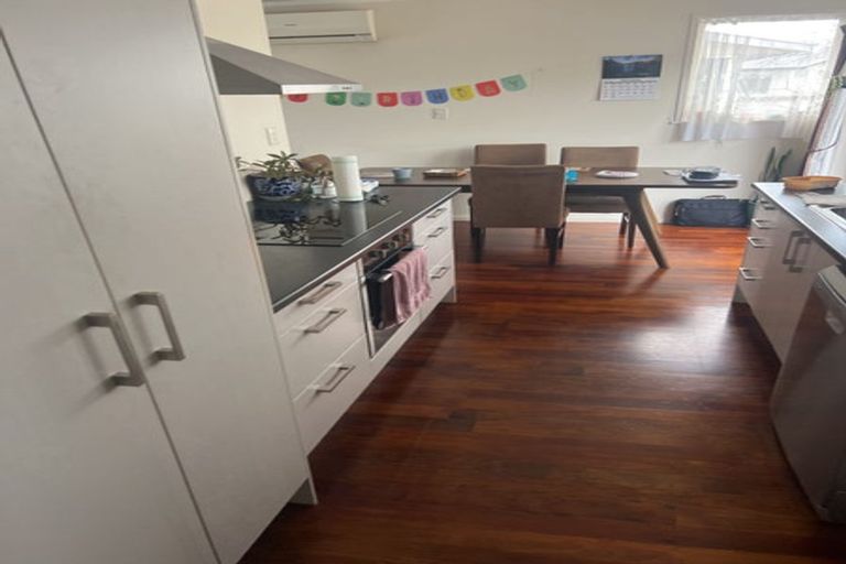 Photo of property in 41 Rathgar Road, Henderson, Auckland, 0610