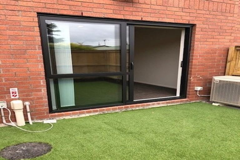 Photo of property in 5/9 Marlene Avenue, Te Atatu South, Auckland, 0610