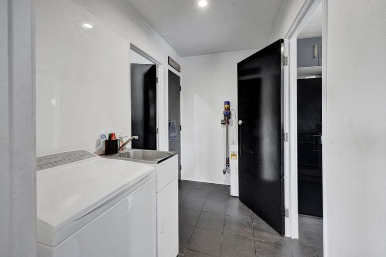 Photo of property in 52 Murray Avenue, Hawera, 4610