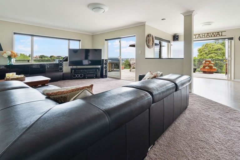 Photo of property in 14r Estates Terrace, Welcome Bay, Tauranga, 3175