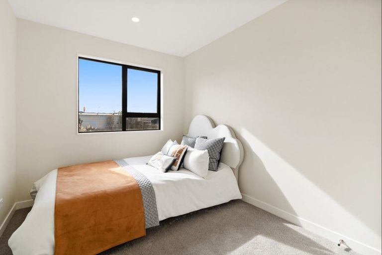Photo of property in 128 Vintry Drive, Kumeu, 0810