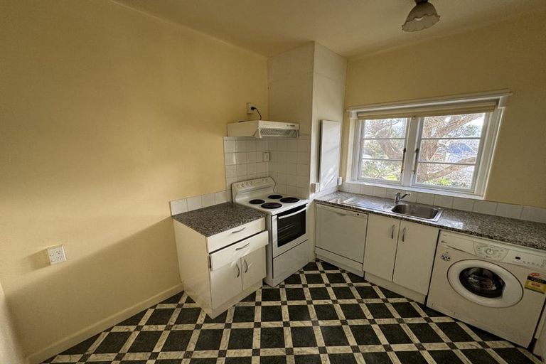 Photo of property in 82 Majoribanks Street, Mount Victoria, Wellington, 6011