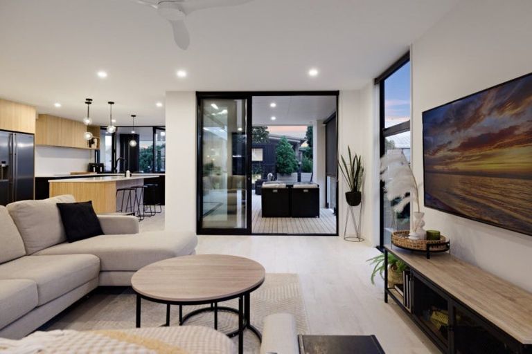 Photo of property in 18 Motiti Road, Papamoa Beach, Papamoa, 3118