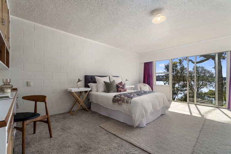 Photo of property in 5 Chapman Road, Te Atatu Peninsula, Auckland, 0610