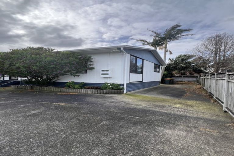Photo of property in 2/141 Carnoustie Drive, Wattle Downs, Auckland, 2103