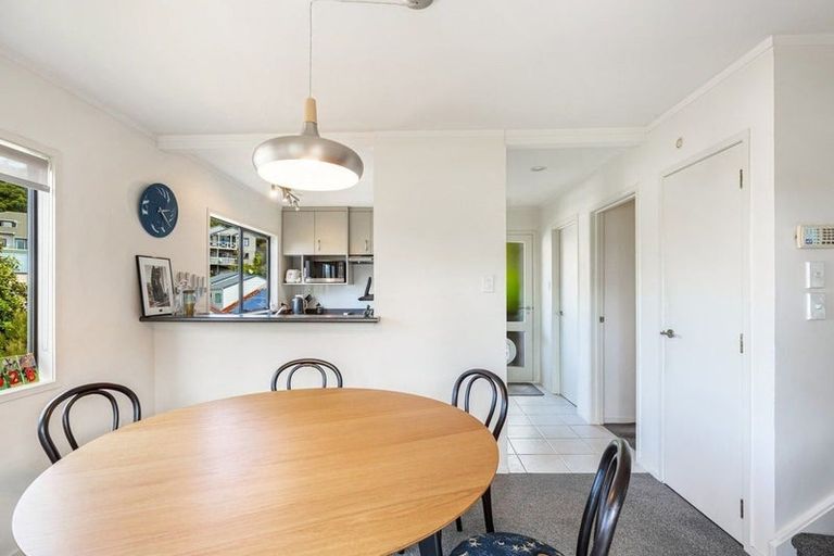 Photo of property in 2/32 Palliser Lane, Browns Bay, Auckland, 0630