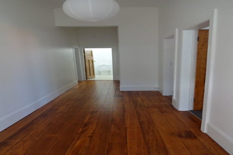 Photo of property in 73 Queens Drive, Lyall Bay, Wellington, 6022