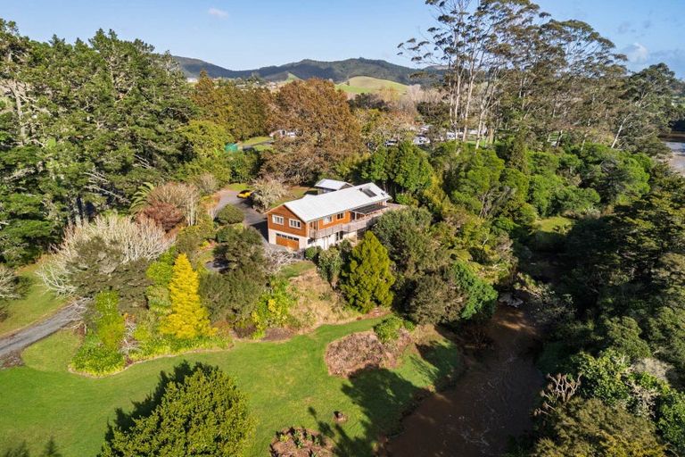 Photo of property in 646 Puketona Road, Haruru, 0204