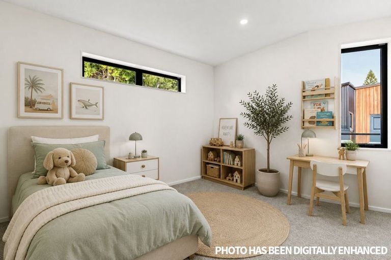 Photo of property in 17 Luxton Place, Mount Pleasant, Christchurch, 8081