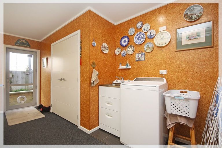 Photo of property in 28 Andrews Street, Foxton Beach, Foxton, 4815