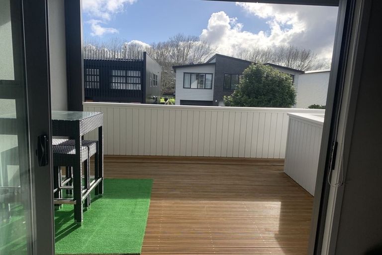 Photo of property in 12a Liquidambar Drive, Hobsonville, Auckland, 0616