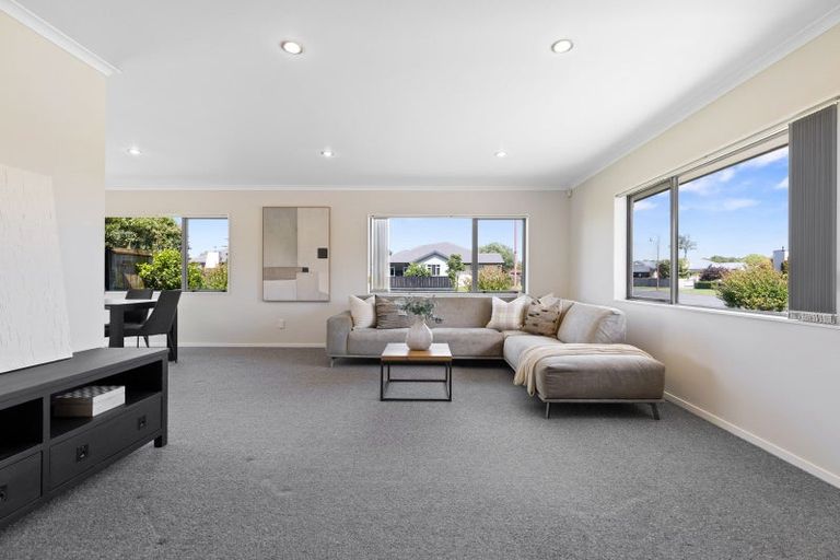 Photo of property in 21 Madison Street, Cambridge, 3434