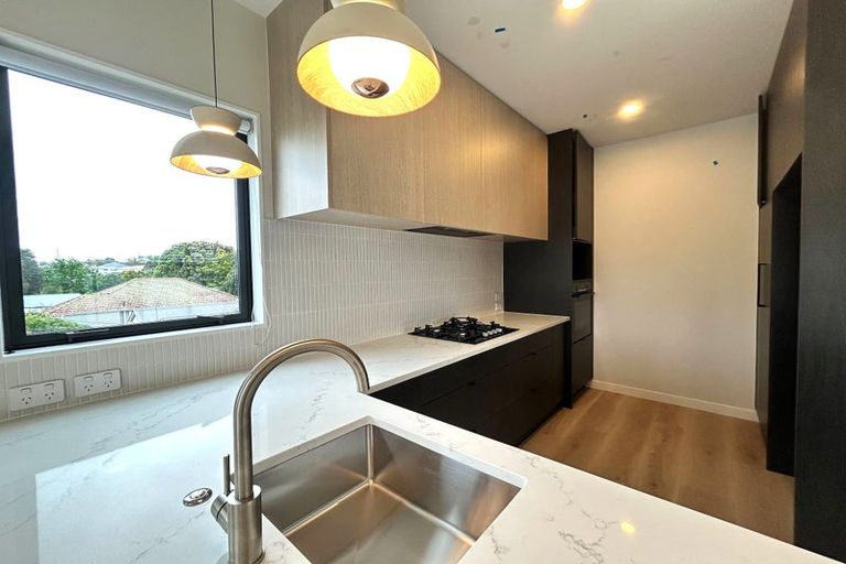 Photo of property in 17a Bardia Street, Belmont, Auckland, 0622