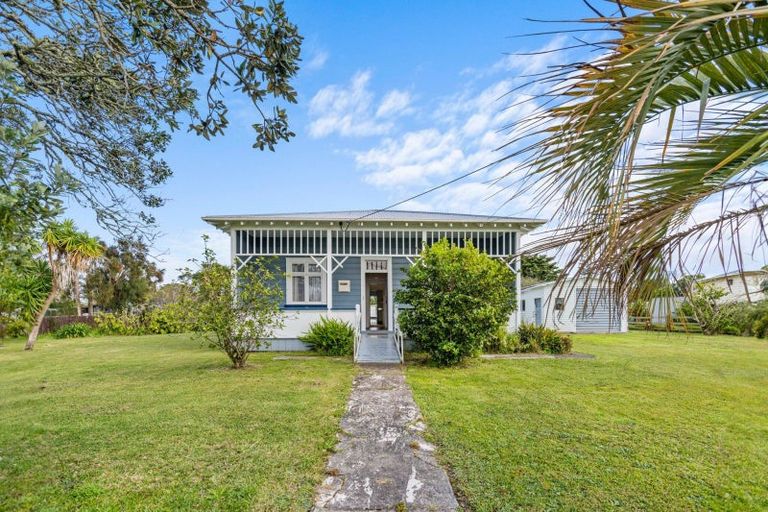 Photo of property in 17 Graham Street, Te Kopuru, 0391