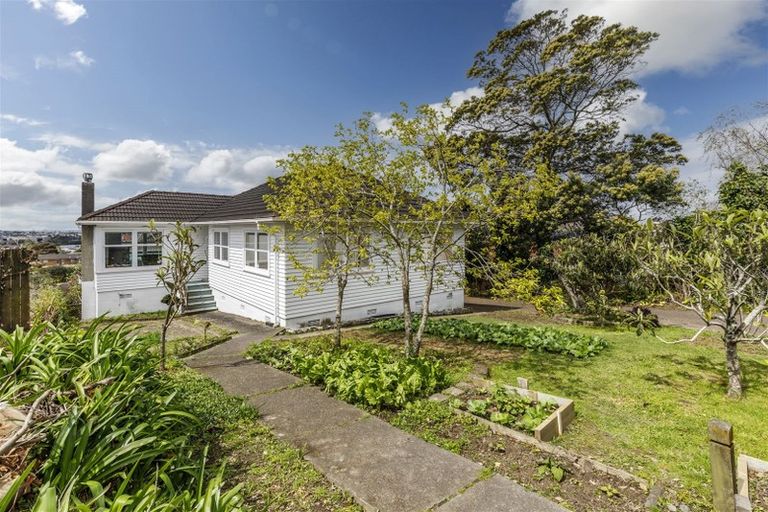 Photo of property in 1/30 Weldene Avenue, Glenfield, Auckland, 0629