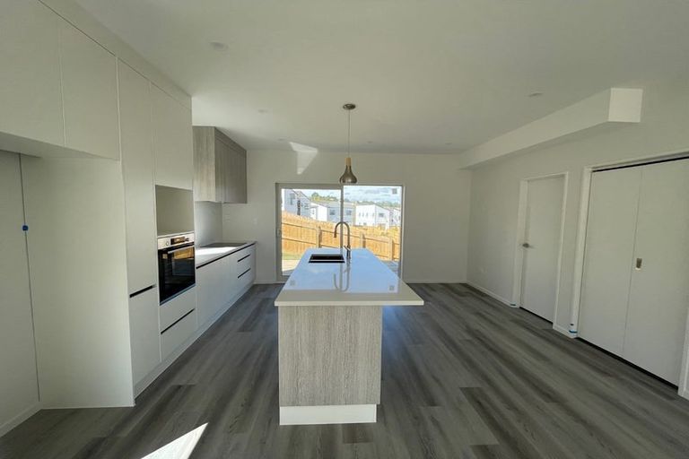 Photo of property in 4a Putiputi Way, Papakura, 2110